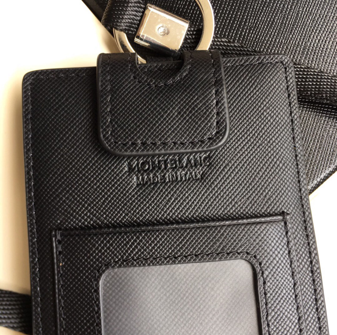全新 Montblanc 萬寶龍 黑色真皮手機保護掛套 116374(特價)